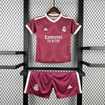 Детская футбольная форма Real Madrid Third 26/27 pink