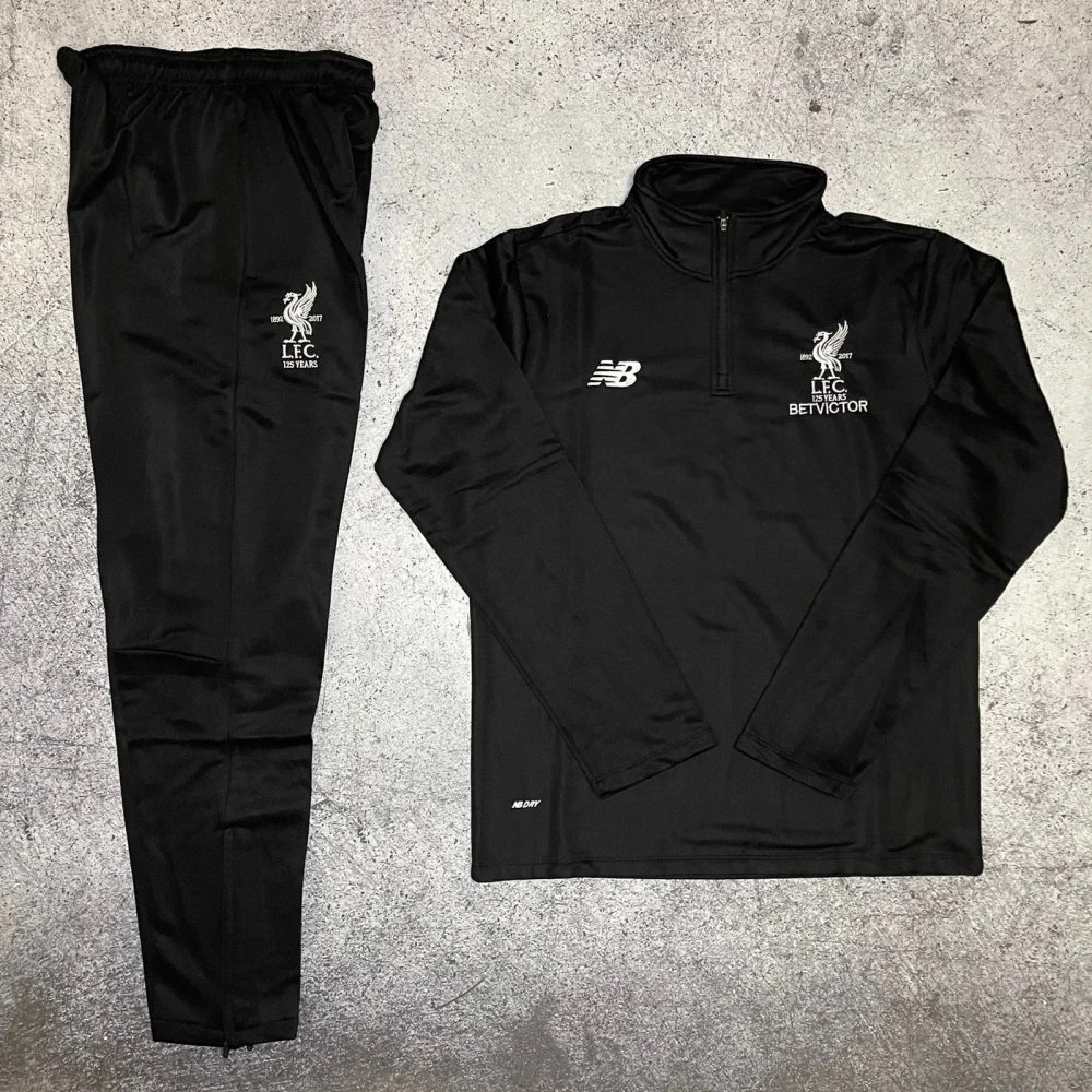Костюм Liverpool black #1