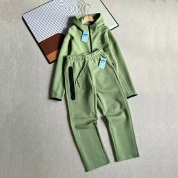 Костюм Nike x Nocta Tech Fleece zip logo green #1