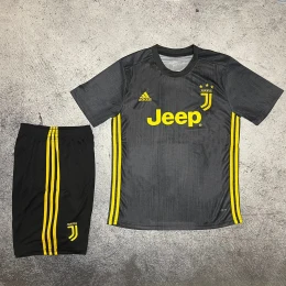 Футбольная форма Juventus Third 18/19 grey #1