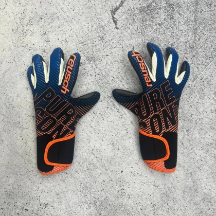 Вратарские перчатки Reusch Pure Contact black/blue