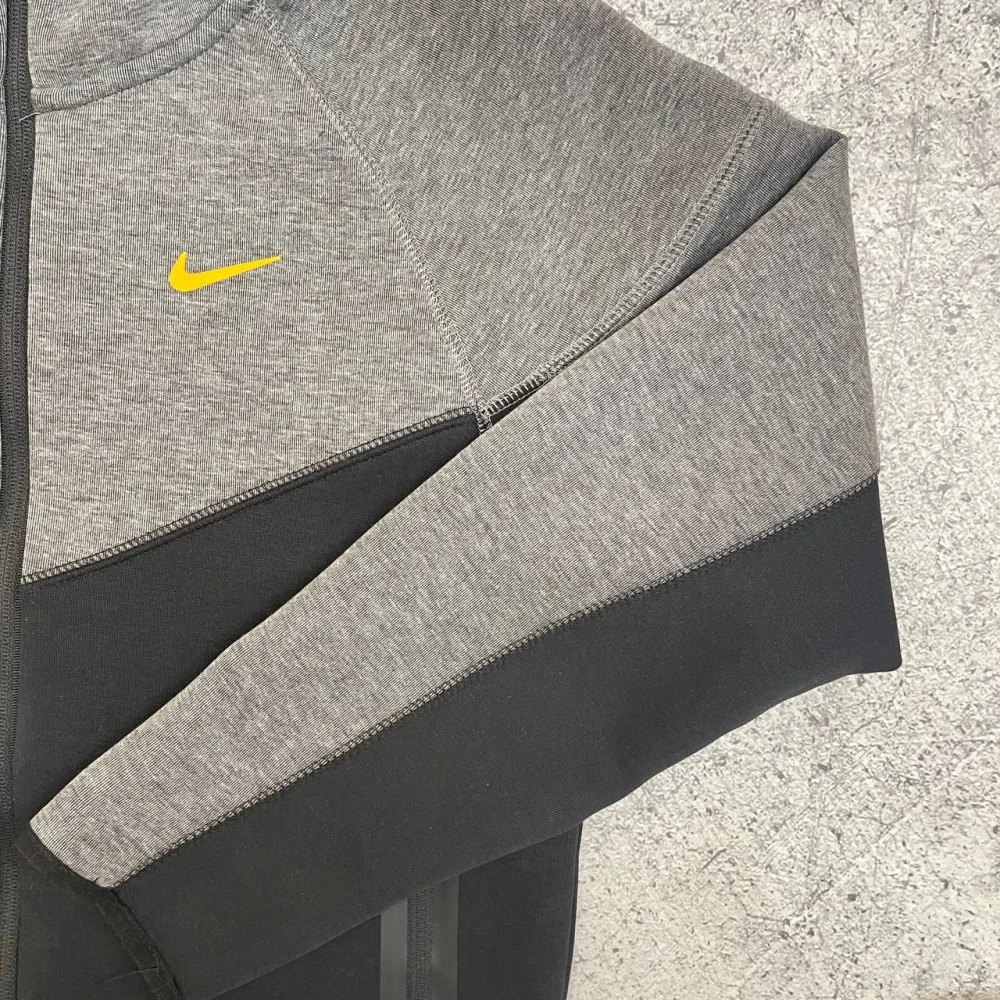 Костюм Nike x Nocta Tech Fleece zip logo dark grey/black #2