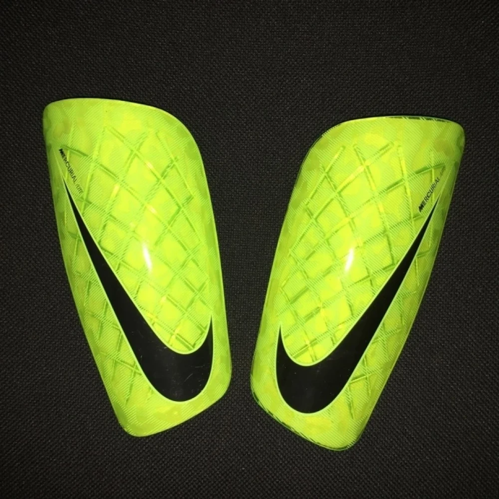 Щитки Mercurial Lite volt #1