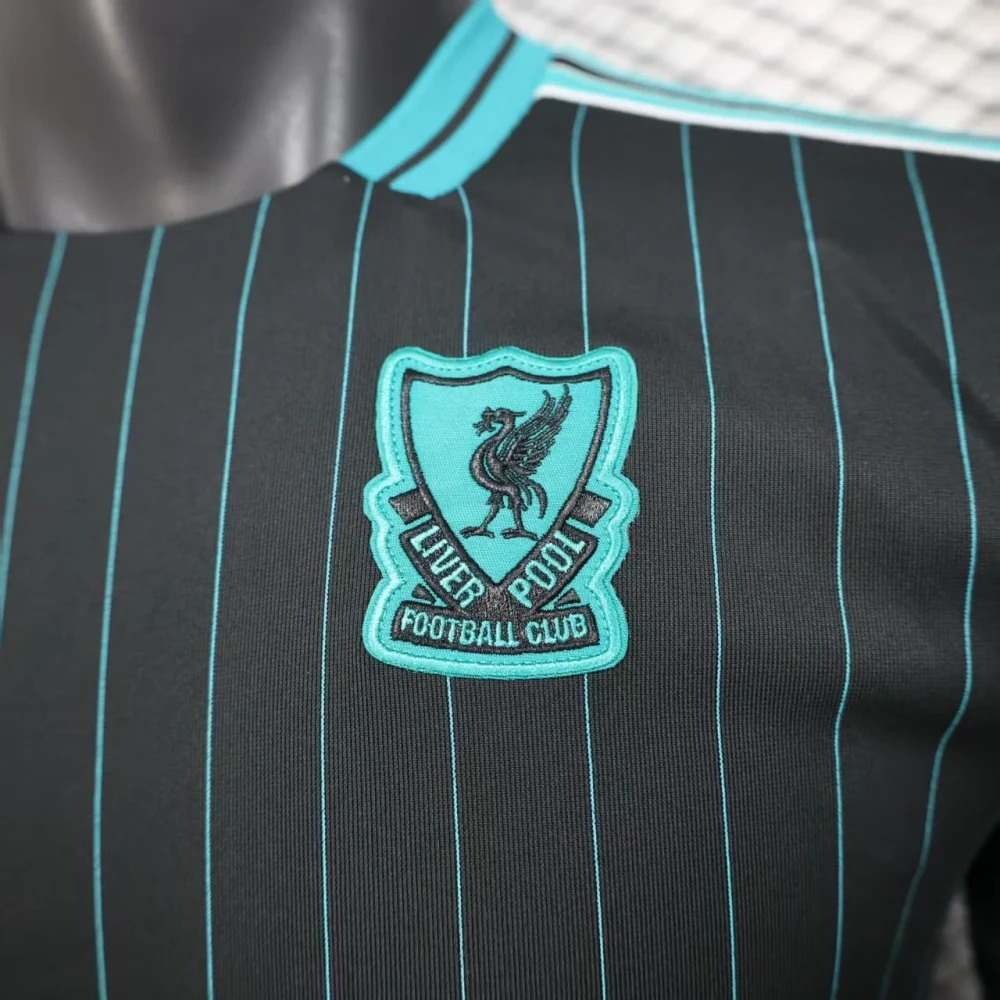 Футболка Liverpool Terrace Icons black #3