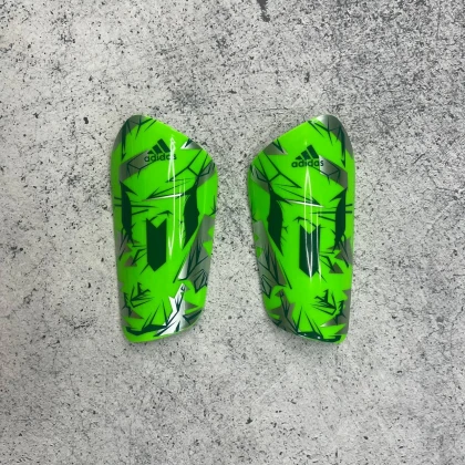 Щитки Adidas Messi green