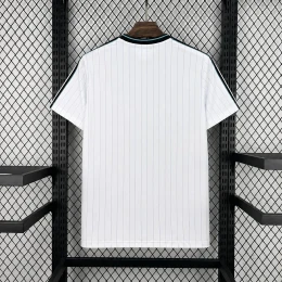Футболка Liverpool Terrace Icons white #2